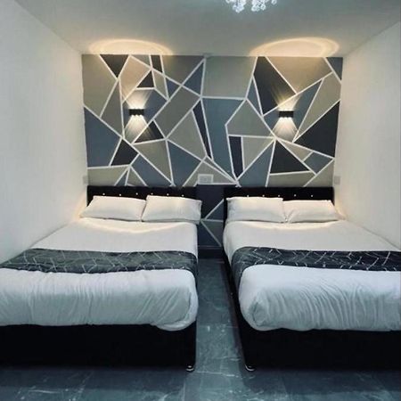 Entire 5 Star Luxury Whalley House Wifi Tv Luxury Бърнли Екстериор снимка
