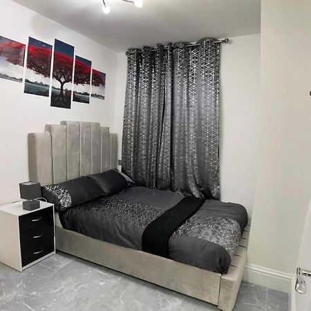 Entire 5 Star Luxury Whalley House Wifi Tv Luxury Бърнли Екстериор снимка