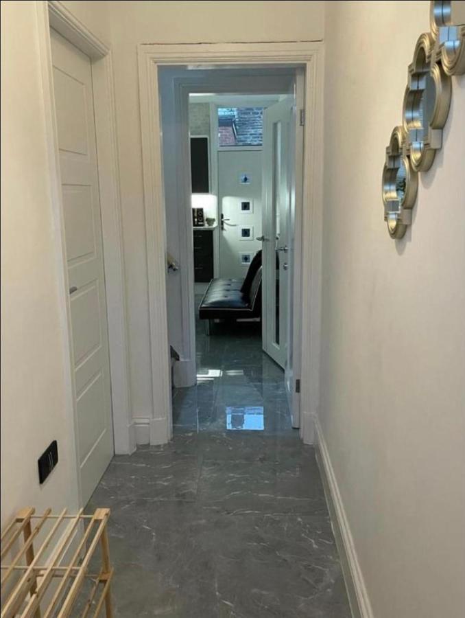Entire 5 Star Luxury Whalley House Wifi Tv Luxury Бърнли Екстериор снимка