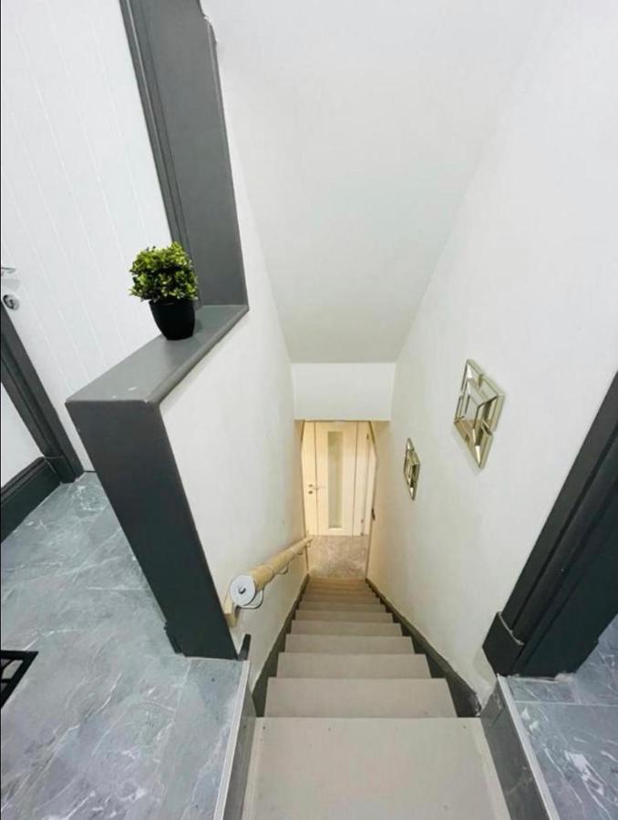 Entire 5 Star Luxury Whalley House Wifi Tv Luxury Бърнли Екстериор снимка