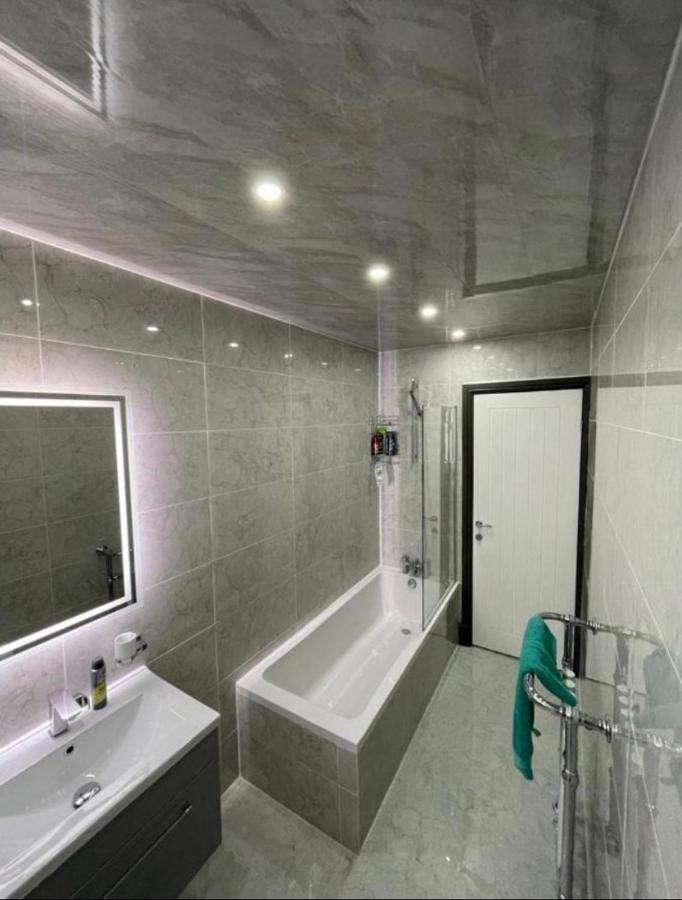 Entire 5 Star Luxury Whalley House Wifi Tv Luxury Бърнли Екстериор снимка
