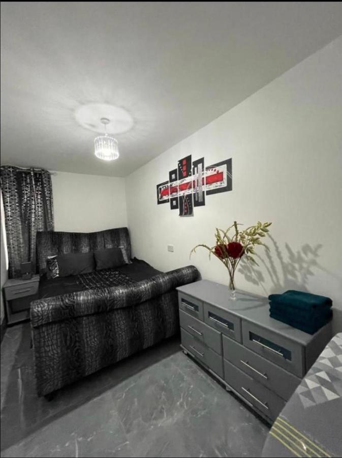 Entire 5 Star Luxury Whalley House Wifi Tv Luxury Бърнли Екстериор снимка