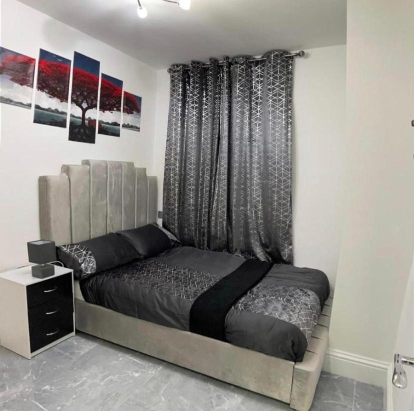 Entire 5 Star Luxury Whalley House Wifi Tv Luxury Бърнли Екстериор снимка