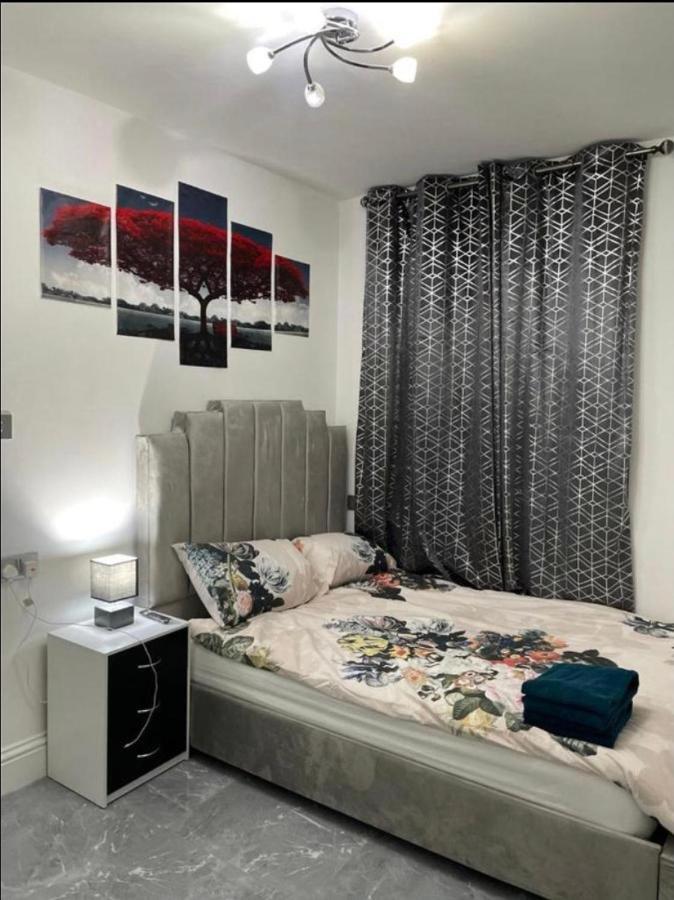 Entire 5 Star Luxury Whalley House Wifi Tv Luxury Бърнли Екстериор снимка